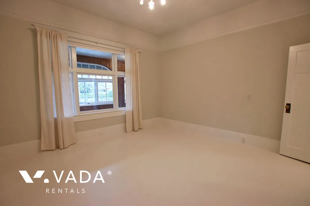 Shaughnessy - 1 Bedroom Duplex For Rent in Vancouver at 1867 West 17th Avenue, Vancouver, BC