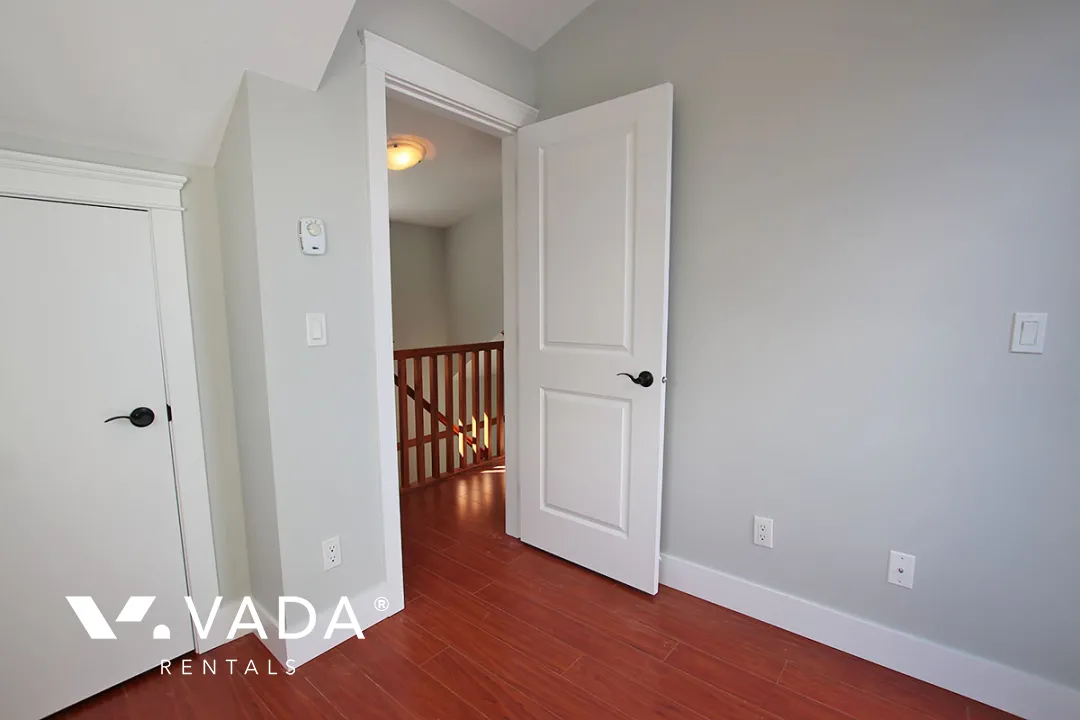 Renfrew Collingwood - 2 Bedroom Laneway House For Rent in Vancouver at 2949A East 4th Avenue, Vancouver, BC