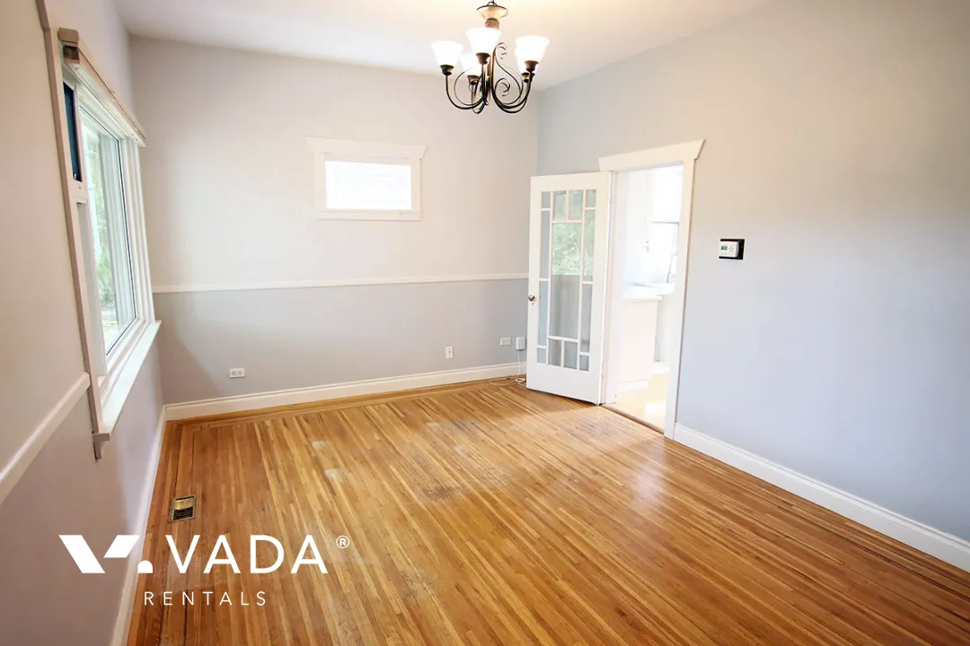 Riley Park - 5 Bedroom House For Rent in Vancouver at 76 East 42nd Avenue, Vancouver, BC, V5W 1S3