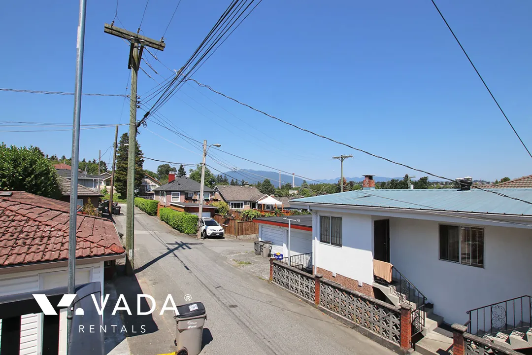 Hastings Sunrise - 1 Bedroom Laneway House For Rent in Vancouver at 782 Renfrew Street, Vancouver, BC