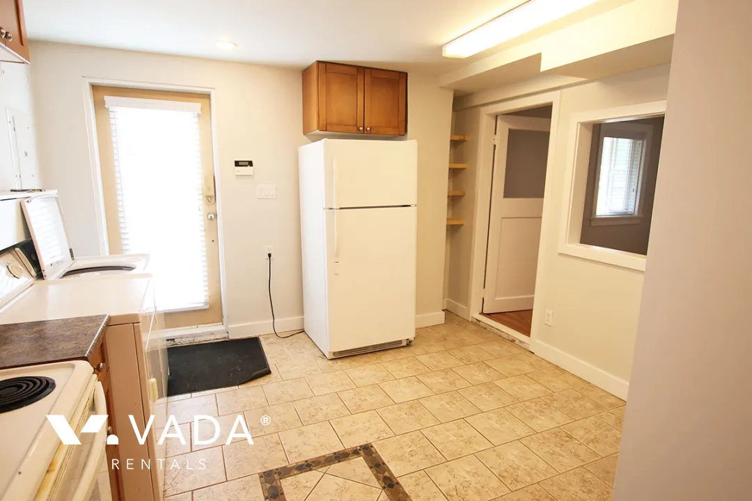 Willingdon Heights - 2 Bedroom House (Lower Level) For Rent in Burnaby at 3904B Pender Street, Burnaby, BC