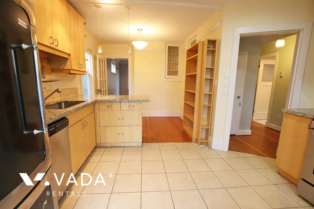 Willingdon Heights - 4 Bedroom House (Upper Level) For Rent in Burnaby at 3904A Pender Street, Burnaby, BC