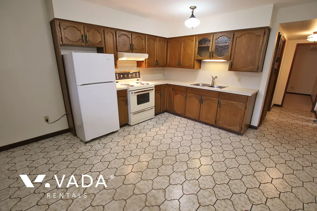 Willingdon Heights - 1 Bedroom Garden Suite For Rent in Burnaby at 4322B Frances Street, Burnaby, BC