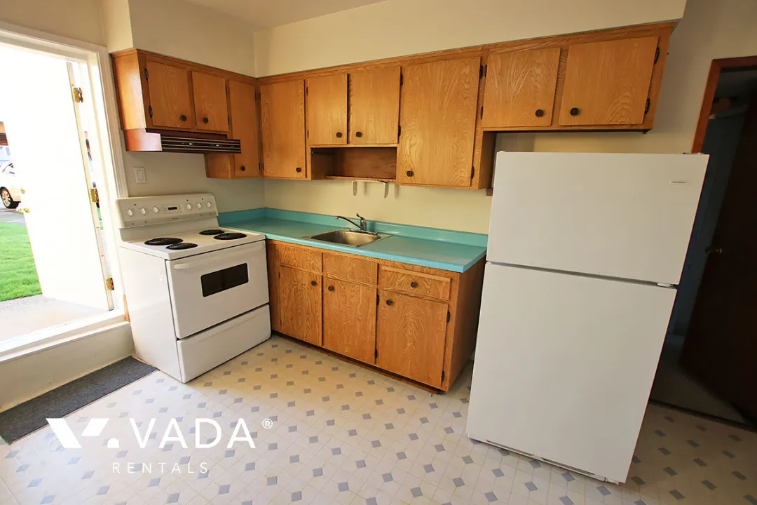 Willingdon Heights - 2 Bedroom Basement For Rent in Burnaby at 3786B Georgia Street, Burnaby, BC