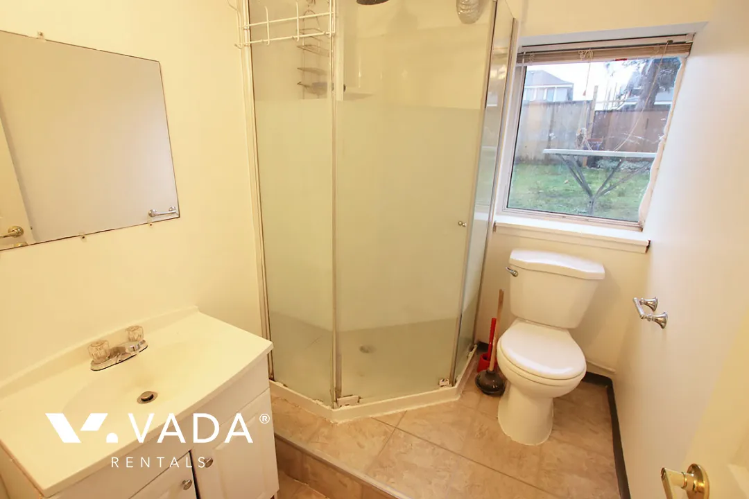 Arbutus - 1 Bedroom Basement For Rent in Vancouver at 2433B West 19th Avenue, Vancouver, BC