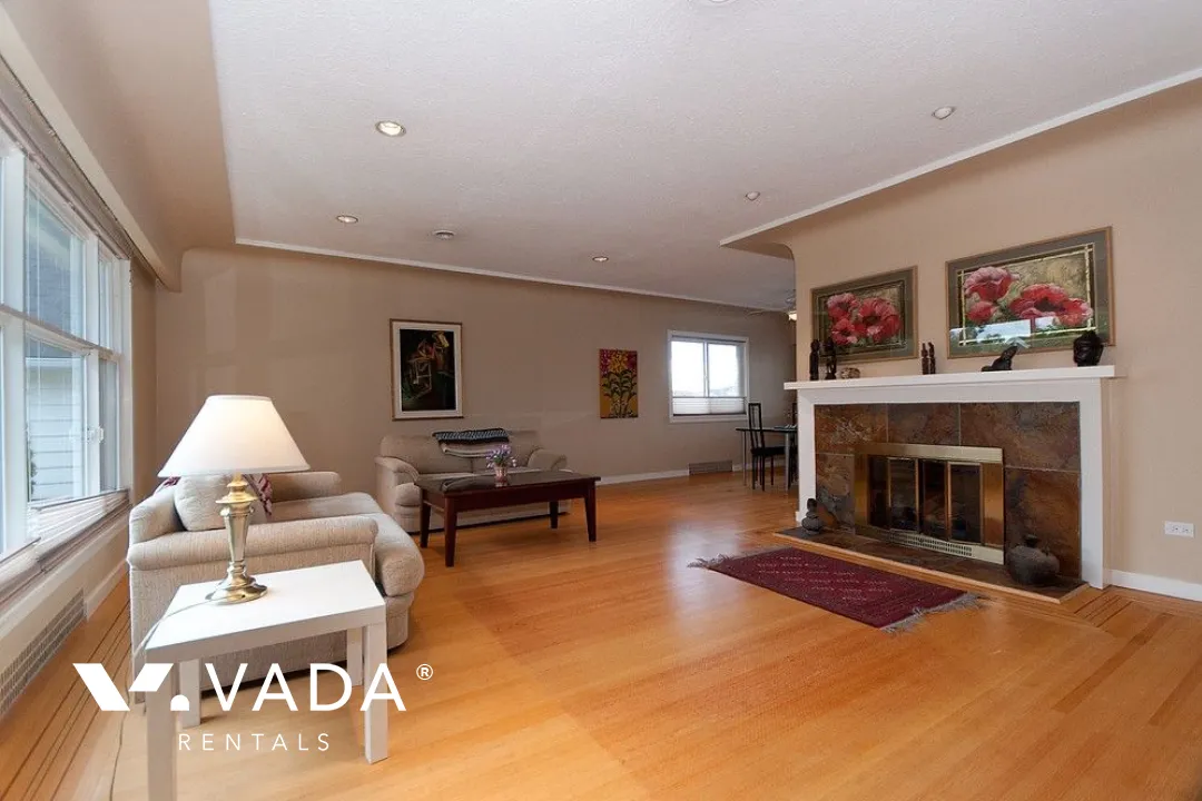 Arbutus - 3 Bedroom House (Upper Level) For Rent in Vancouver at 2433 West 19th Avenue, Vancouver, BC