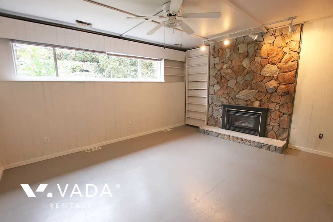 North Shore - 3 Bedroom House For Rent in Port Moody at 134 Buckingham Drive, Port Moody, BC