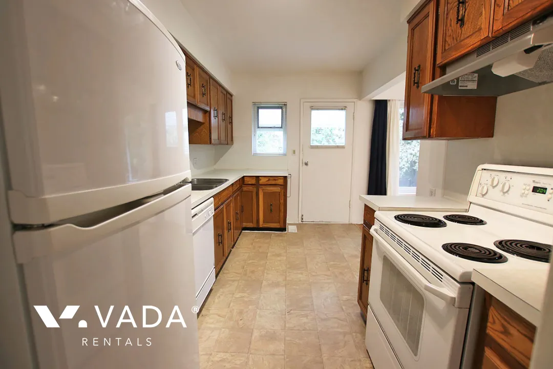 North Shore - 3 Bedroom House (Upper Level) For Rent in Port Moody at 104 Balmoral Drive, Port Moody, BC