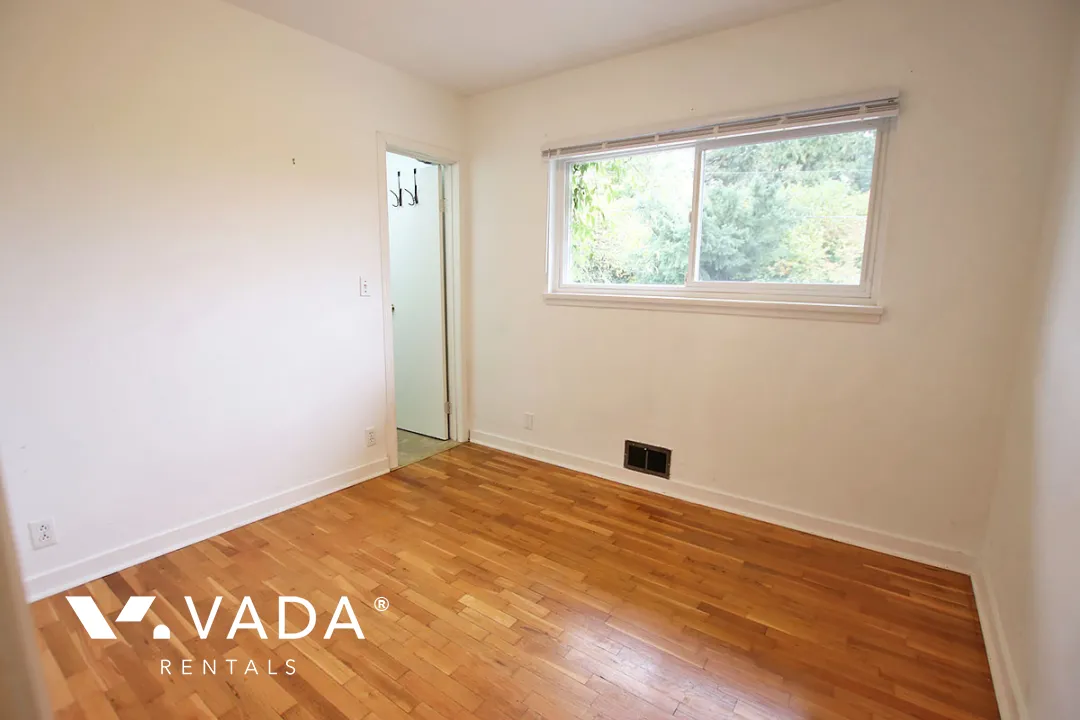 North Shore - 3 Bedroom House (Upper Level) For Rent in Port Moody at 104 Balmoral Drive, Port Moody, BC