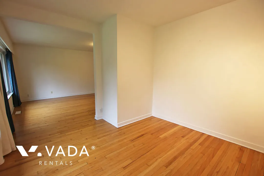 North Shore - 3 Bedroom House (Upper Level) For Rent in Port Moody at 104 Balmoral Drive, Port Moody, BC