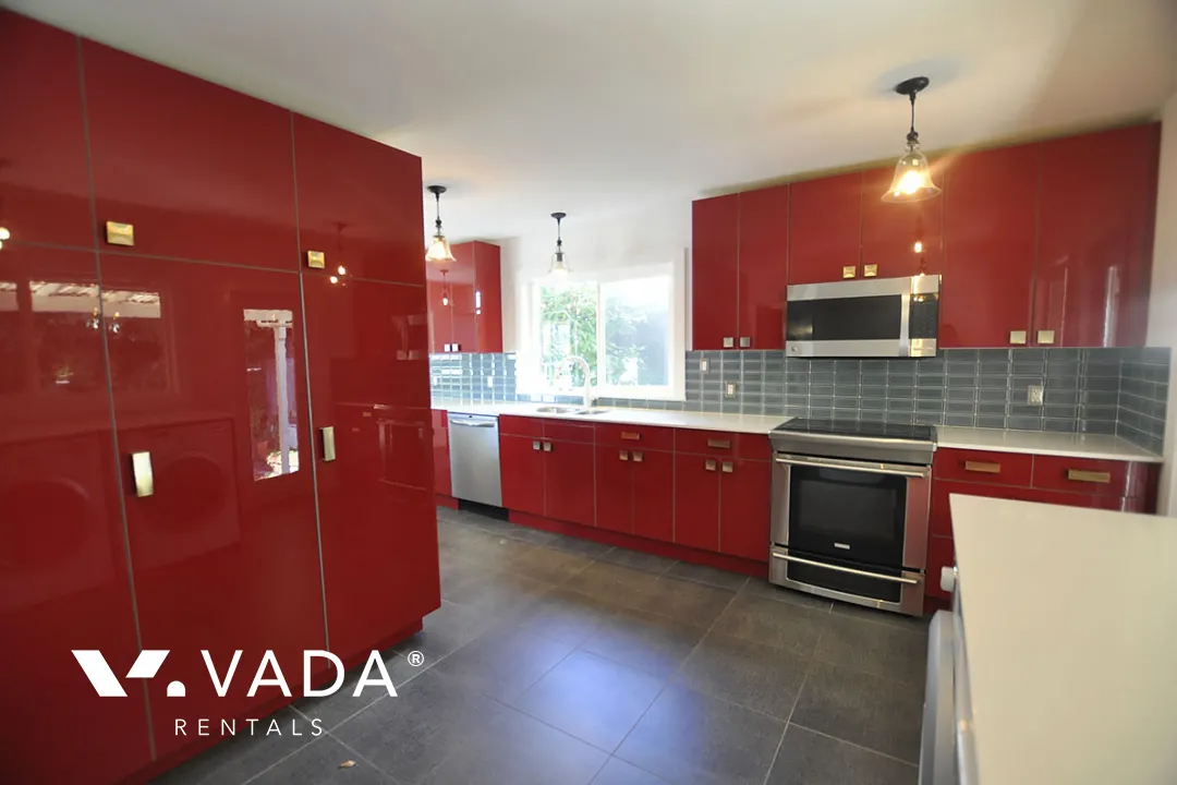 Delbrook - 4 Bedroom House For Rent in North Vancouver at 498 Montroyal Place, North Vancouver, BC