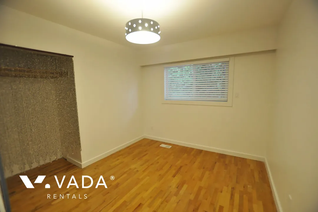 Delbrook - 4 Bedroom House For Rent in North Vancouver at 498 Montroyal Place, North Vancouver, BC