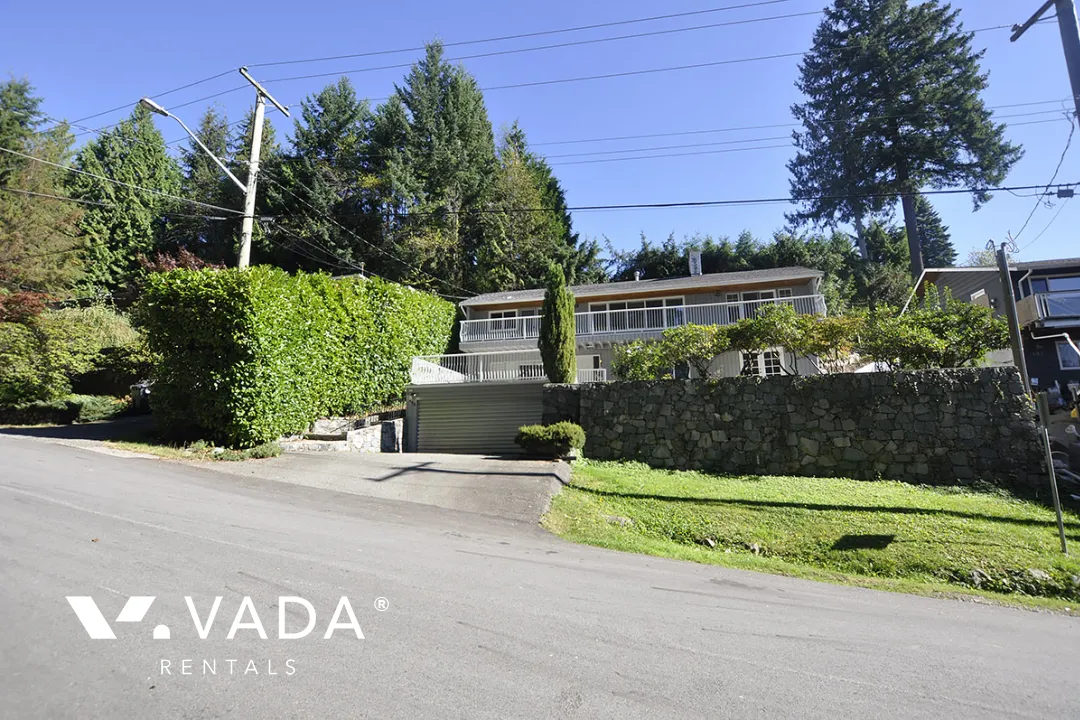 Delbrook - 4 Bedroom House For Rent in North Vancouver at 498 Montroyal Place, North Vancouver, BC