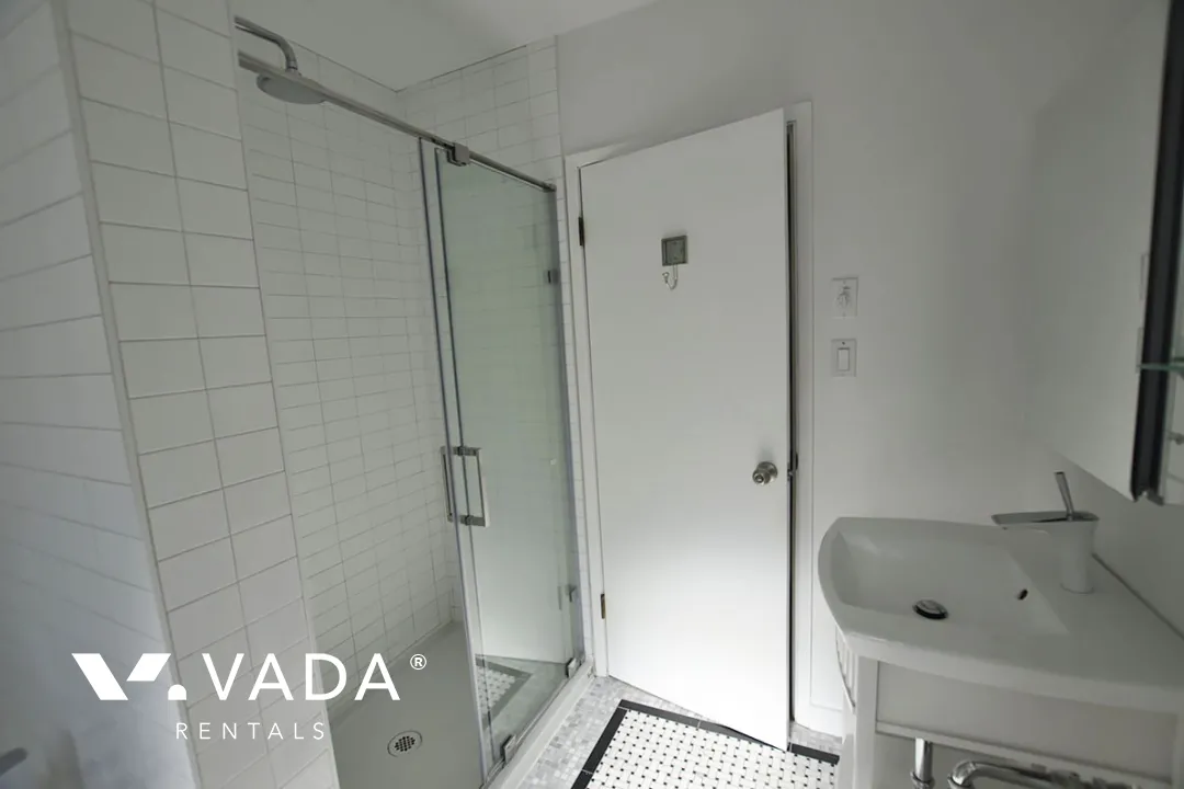 Delbrook - 4 Bedroom House For Rent in North Vancouver at 498 Montroyal Place, North Vancouver, BC