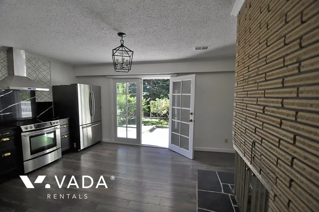 Delbrook - 4 Bedroom House For Rent in North Vancouver at 498 Montroyal Place, North Vancouver, BC