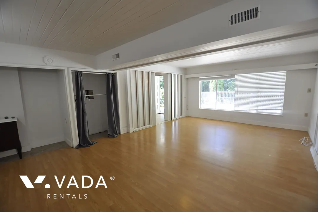 Delbrook - 4 Bedroom House For Rent in North Vancouver at 498 Montroyal Place, North Vancouver, BC