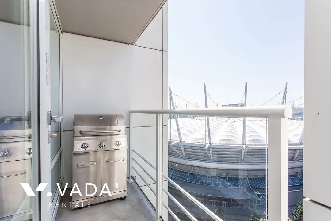 Cosmo in Downtown - 1 Bedroom Apartment For Rent in Vancouver at 2507 - 161 West Georgia Street, Vancouver, BC