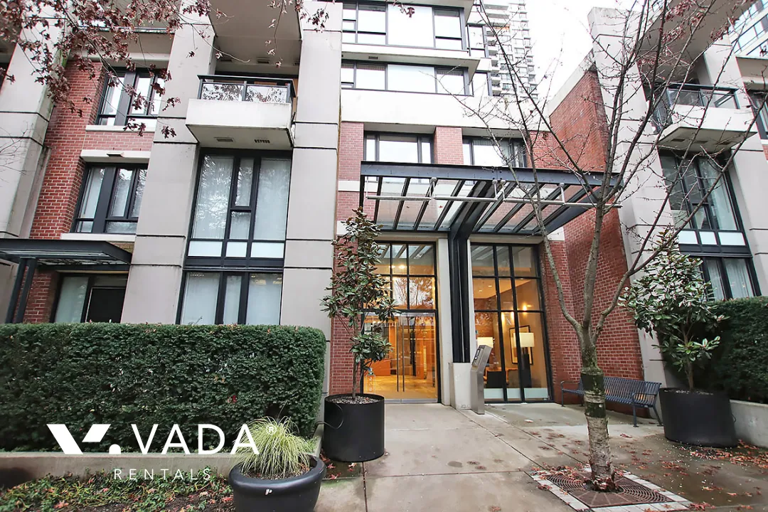 Yaletown Park in Yaletown - 1 Bedroom Apartment For Rent in Vancouver at 407 - 977 Mainland Street, Vancouver, BC