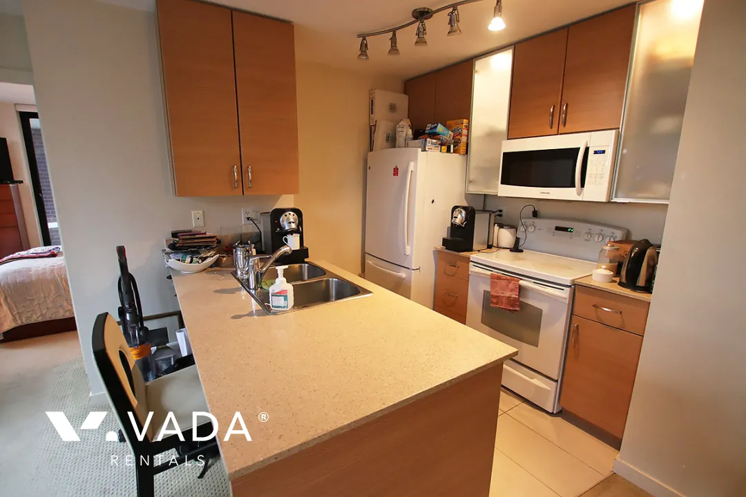 Yaletown Park in Yaletown - 1 Bedroom Apartment For Rent in Vancouver at 407 - 977 Mainland Street, Vancouver, BC