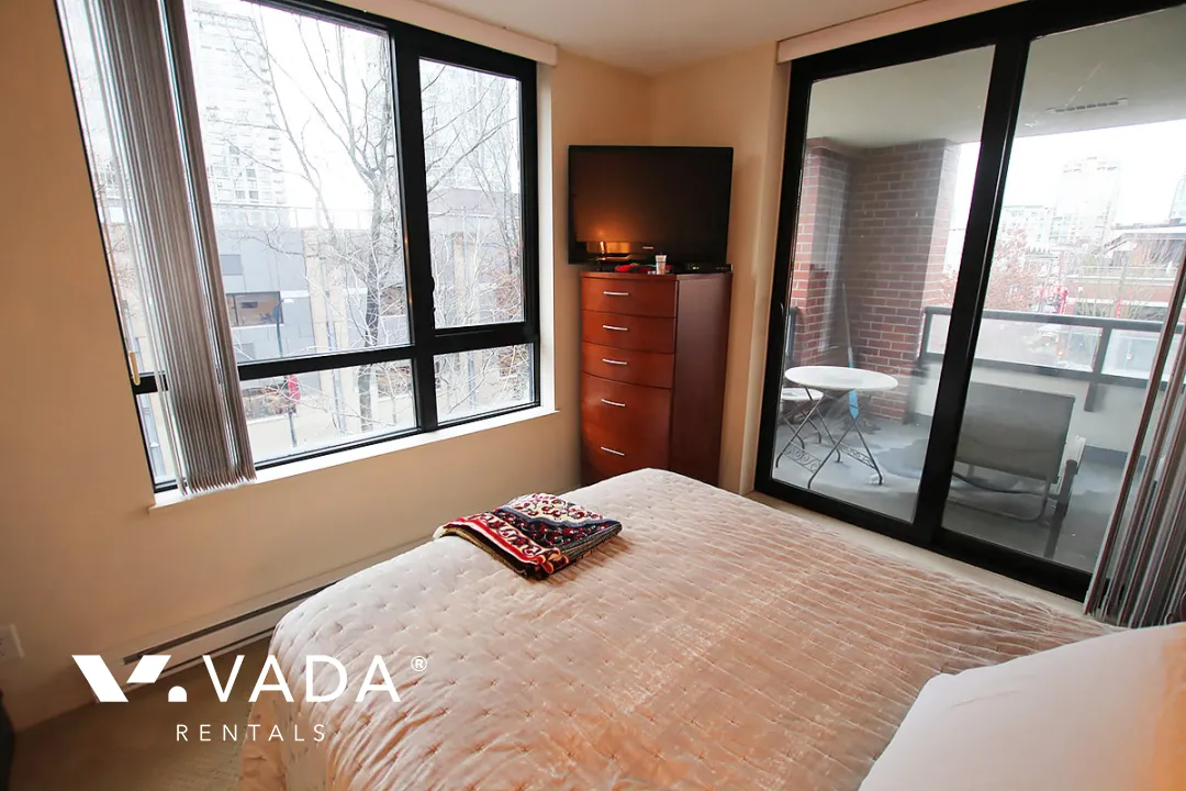 Yaletown Park in Yaletown - 1 Bedroom Apartment For Rent in Vancouver at 407 - 977 Mainland Street, Vancouver, BC