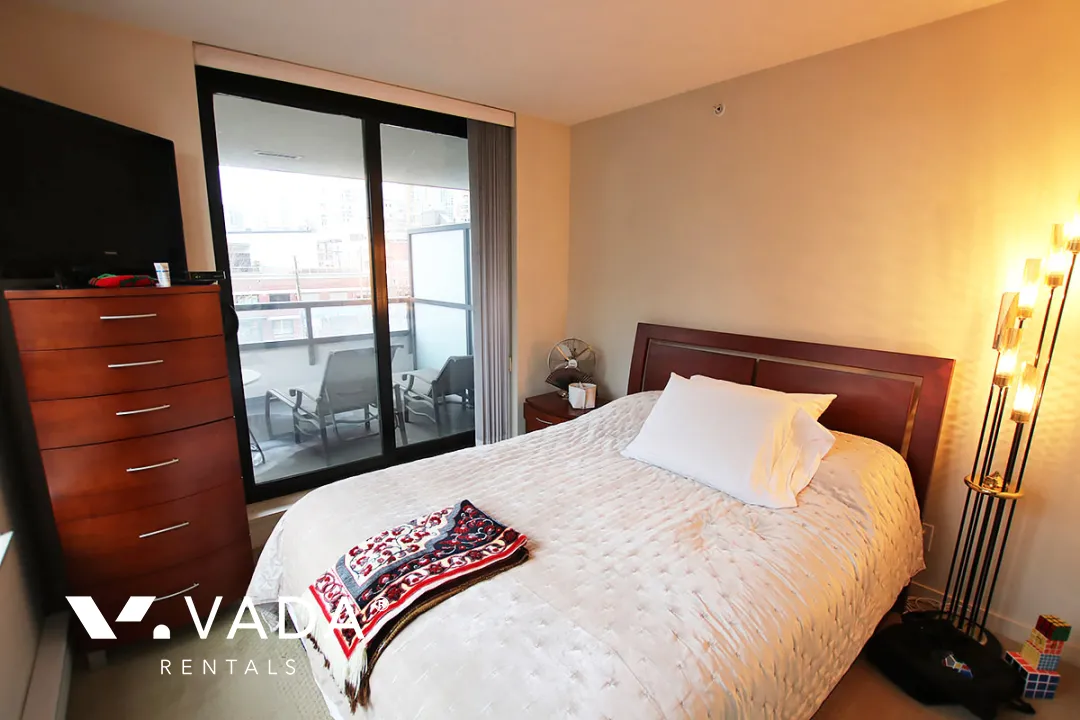 Yaletown Park in Yaletown - 1 Bedroom Apartment For Rent in Vancouver at 407 - 977 Mainland Street, Vancouver, BC