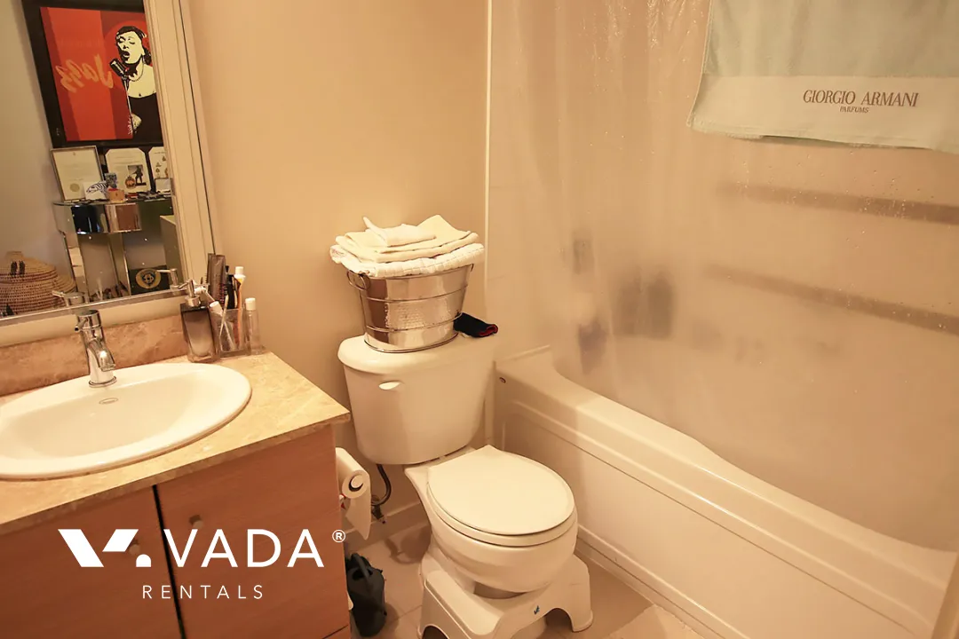 Yaletown Park in Yaletown - 1 Bedroom Apartment For Rent in Vancouver at 407 - 977 Mainland Street, Vancouver, BC