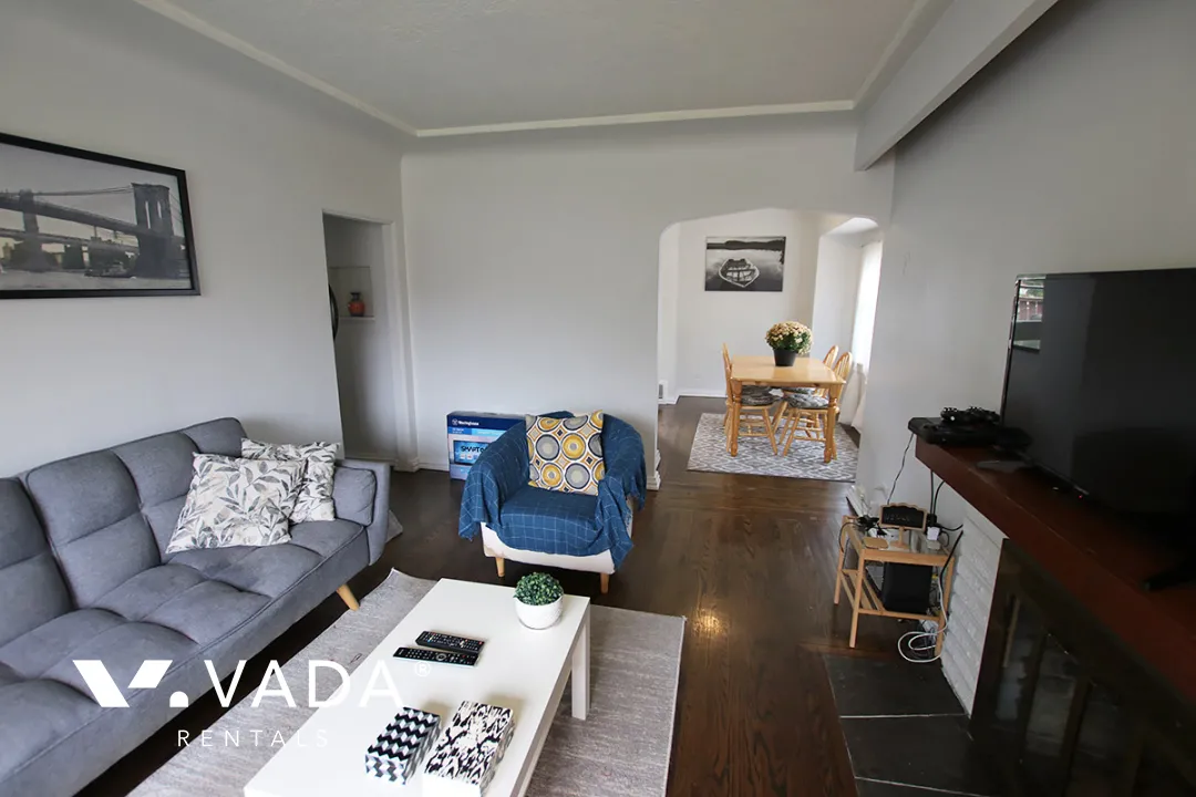 Renfrew Collingwood - 2 Bedroom House (Upper Level) For Rent in Vancouver at 3289 East 25th Avenue, Vancouver, BC