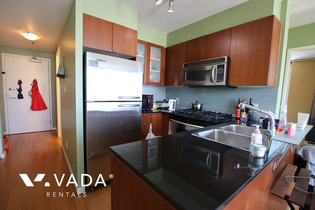 Laria in Downtown - 1 Bedroom Apartment For Rent in Vancouver at 901 - 822 Seymour Street, Vancouver, BC