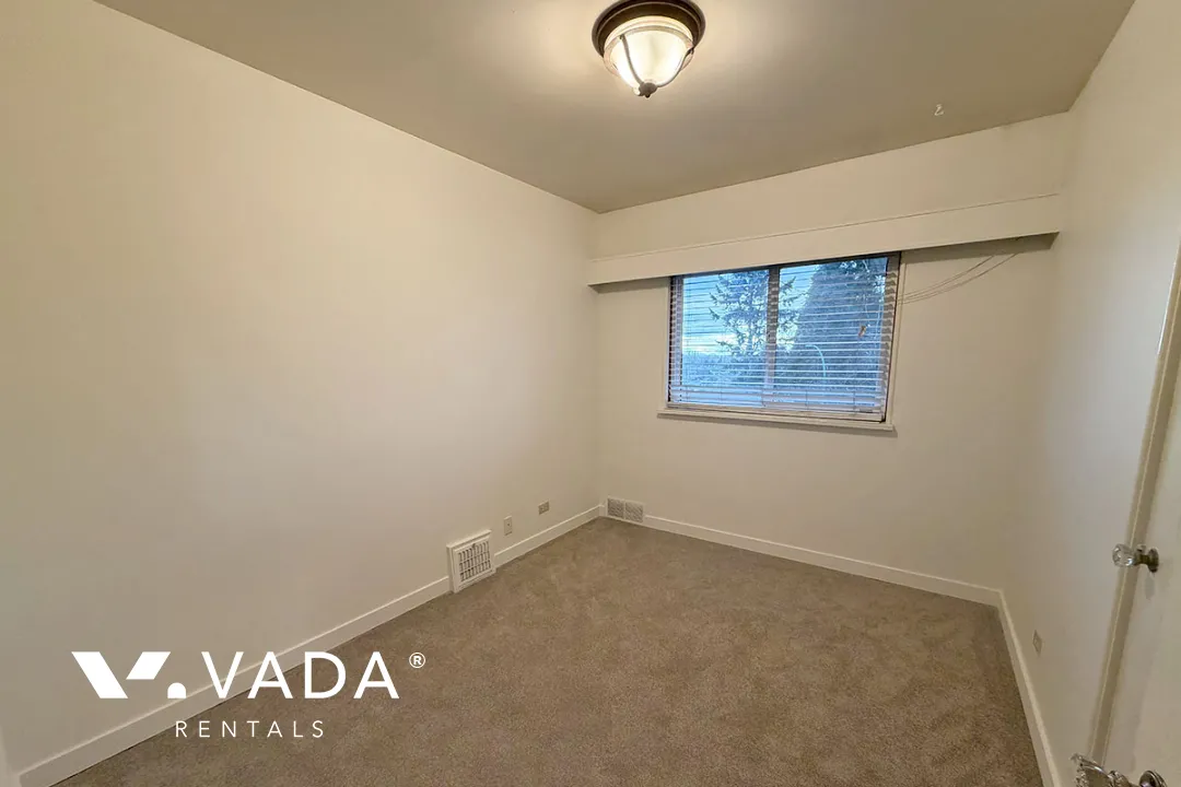 Suncrest - 3 Bedroom House (Upper Level) For Rent in Burnaby at 3807 Marine Drive, Burnaby, BC, V5J 3E3
