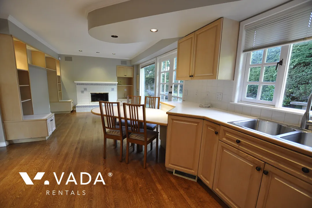 British Properties - 5 Bedroom House For Rent in West Vancouver at 1084 Eyremount Drive, West Vancouver, BC