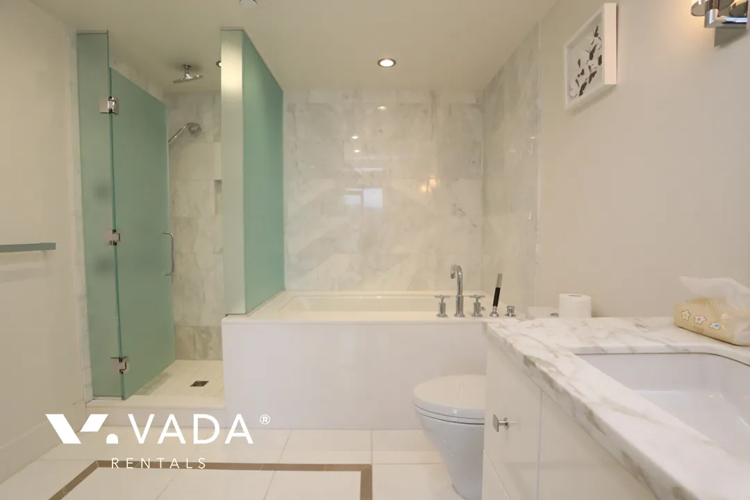 Private Residences at Hotel Georgia in Downtown - 1 Bedroom Apartment For Rent in Vancouver at 3503 - 667 Howe Street, Vancouver, BC, V6C 0B5