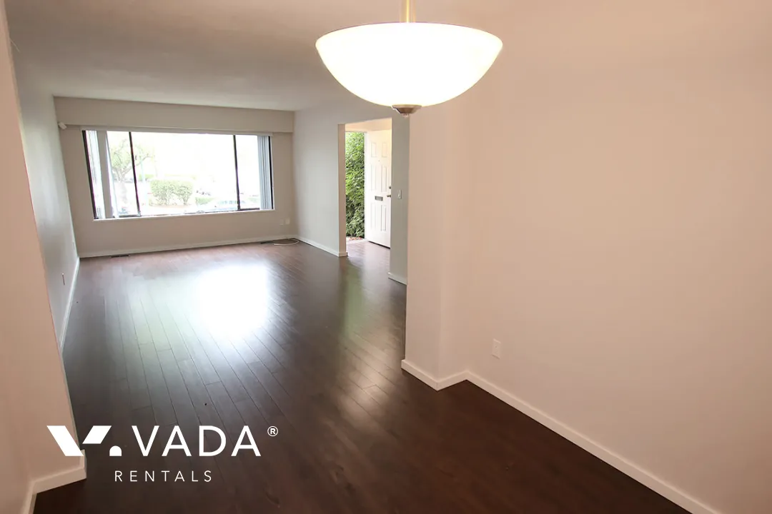 Sperling Duthie - 6 Bedroom Duplex For Rent in Burnaby at 530 Grove Avenue, Burnaby, BC