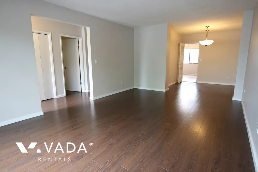 Sperling Duthie - 6 Bedroom Duplex For Rent in Burnaby at 530 Grove Avenue, Burnaby, BC