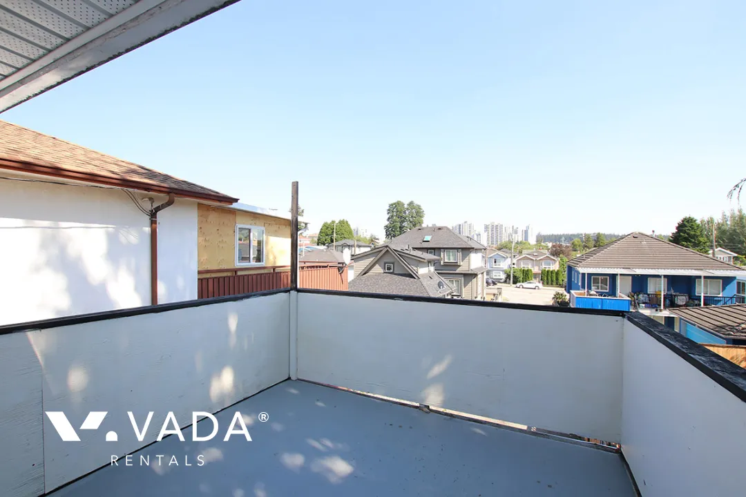 Renfrew Collingwood - 3 Bedroom House (Upper Level) For Rent in Vancouver at 4980A Chatham Street, Vancouver, BC