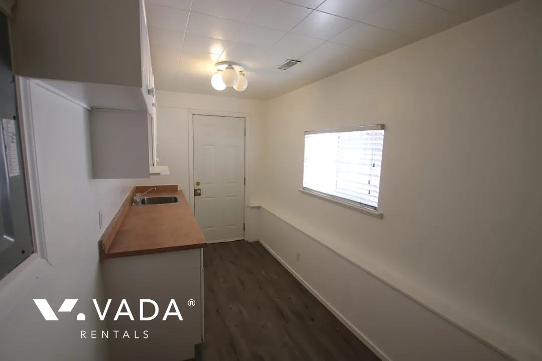 Marpole - 6 Bedroom House For Rent in Vancouver at 842 West 59th Avenue, Vancouver, BC