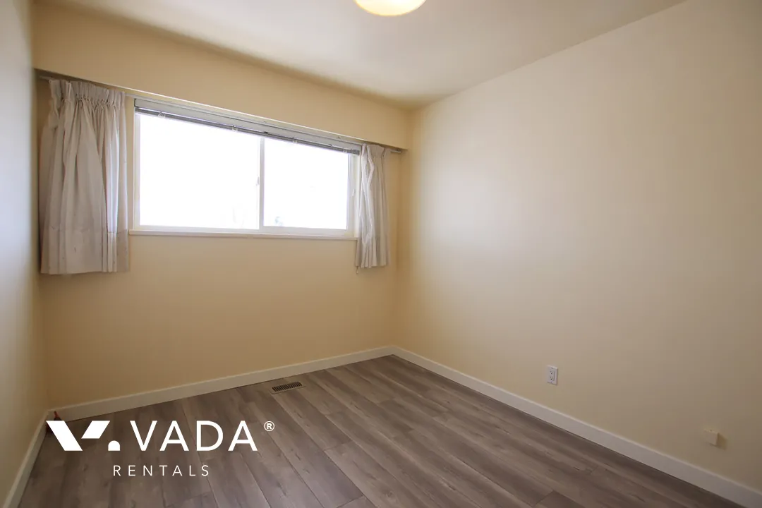 Marpole - 6 Bedroom House For Rent in Vancouver at 842 West 59th Avenue, Vancouver, BC