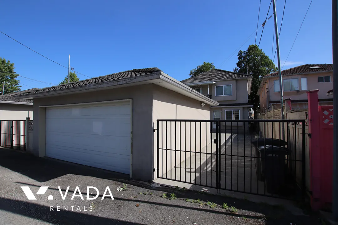 Renfrew Collingwood - 3 Bedroom House (Upper Level) For Rent in Vancouver at 2471 East 34th Avenue, Vancouver, BC