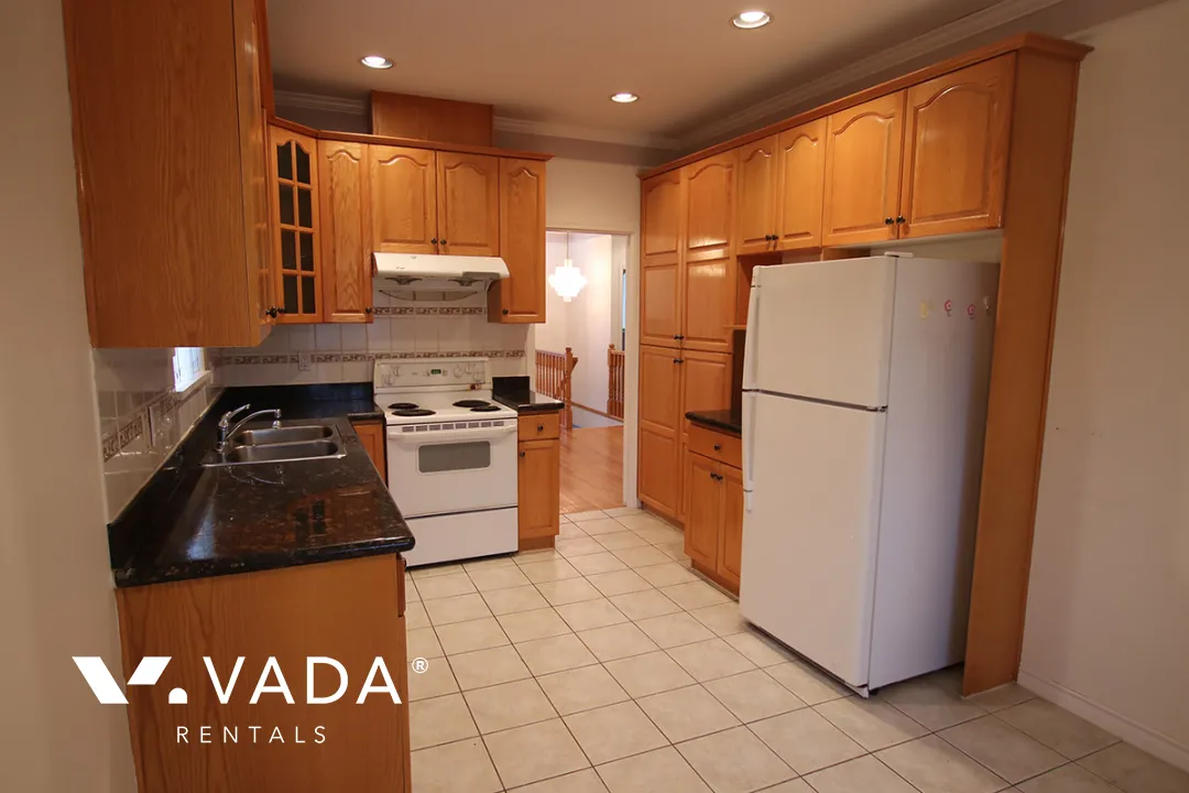 Renfrew Collingwood - 3 Bedroom House (Upper Level) For Rent in Vancouver at 2471 East 34th Avenue, Vancouver, BC