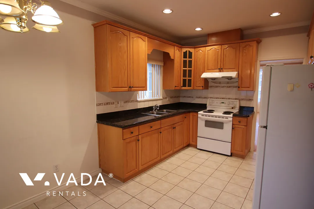 Renfrew Collingwood - 3 Bedroom House (Upper Level) For Rent in Vancouver at 2471 East 34th Avenue, Vancouver, BC