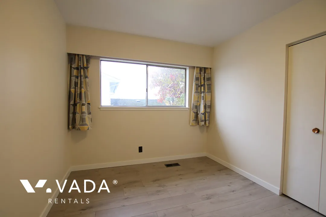 Burnaby North - 5 Bedroom House For Rent in Burnaby at 5575 Grant Street, Burnaby, BC