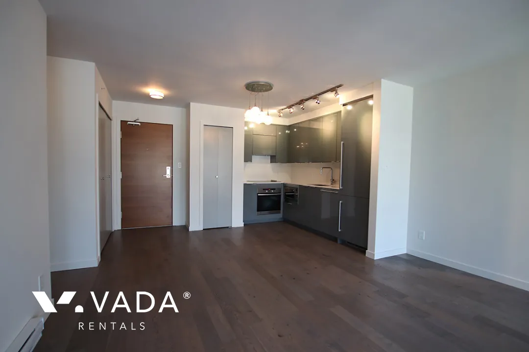 Cosmo in Downtown - 1 Bedroom Apartment For Rent in Vancouver at 810 - 161 West Georgia Street, Vancouver, BC