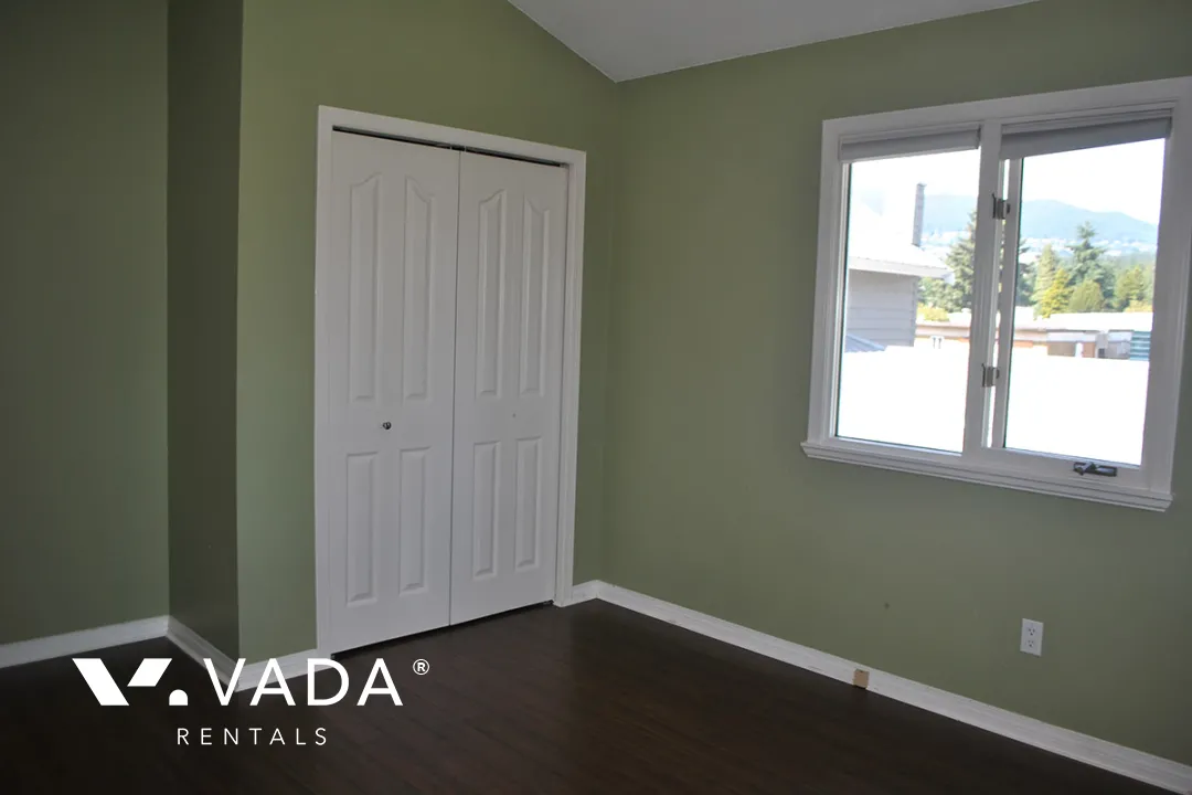 lLLAHEE in Norgate - 3 Bedroom Townhouse For Rent in North Vancouver at 203 - 1513 Bowser Avenue North, North Vancouver, BC