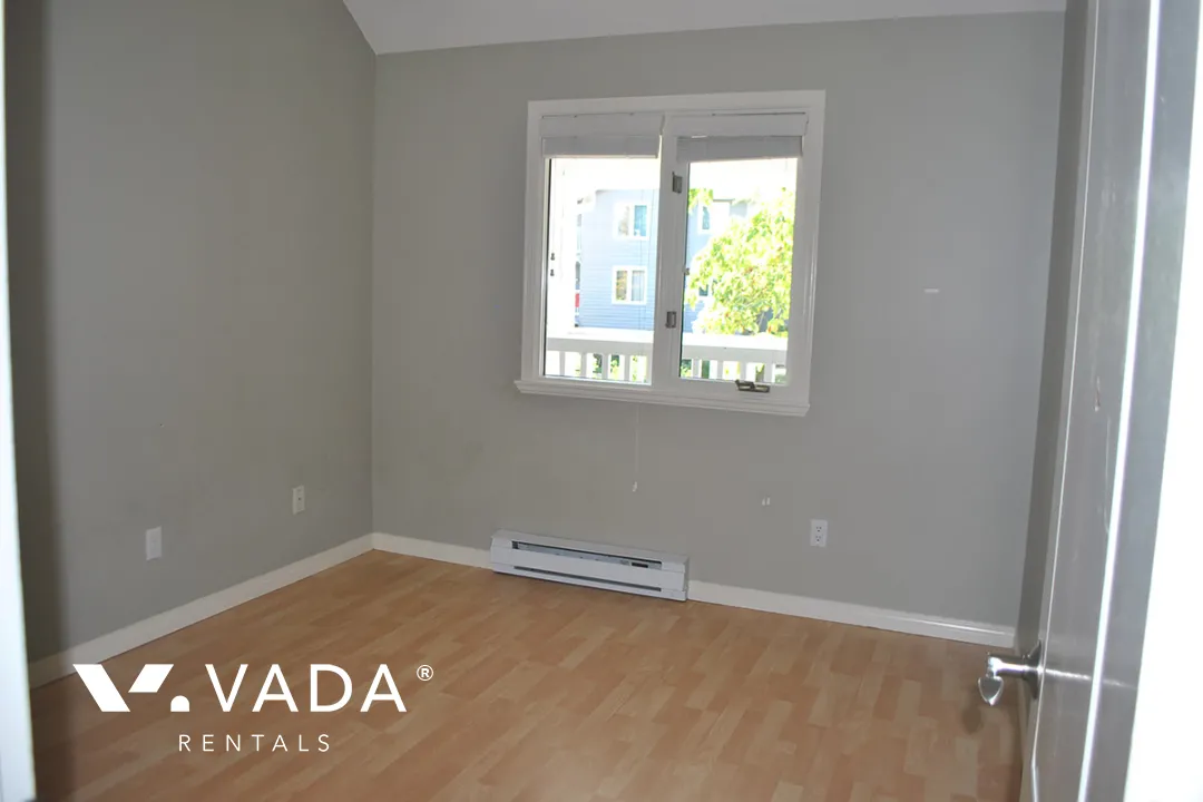 lLLAHEE in Norgate - 3 Bedroom Townhouse For Rent in North Vancouver at 203 - 1513 Bowser Avenue North, North Vancouver, BC