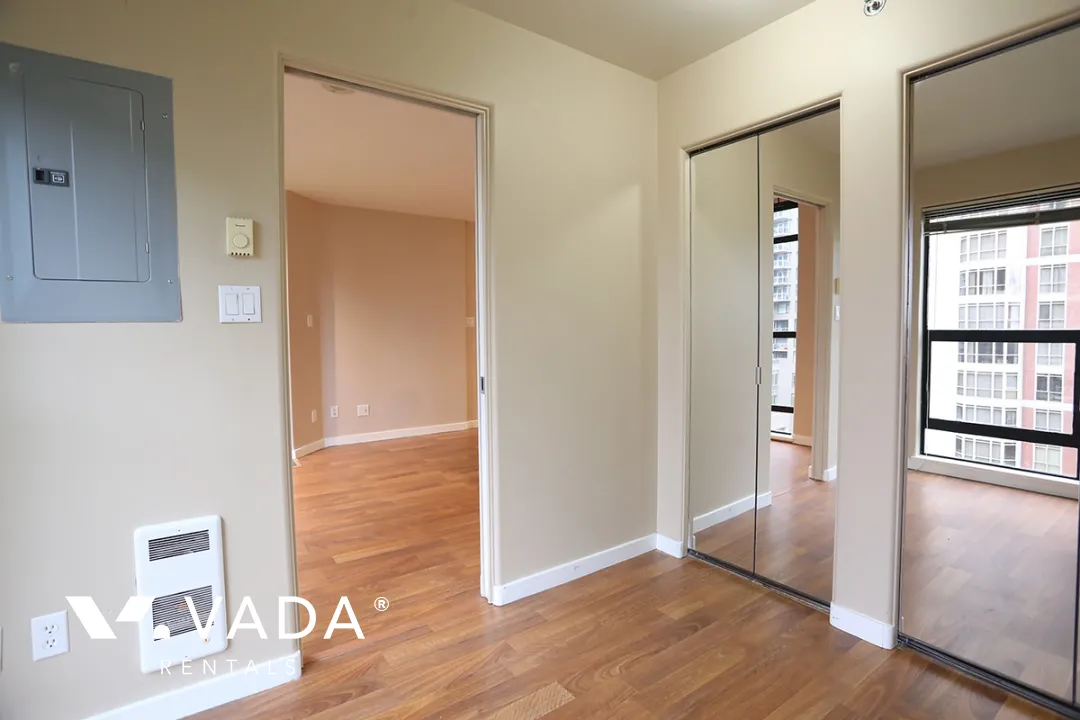 Eight One Nine in Downtown - 1 Bedroom Apartment For Rent in Vancouver at 605 - 819 Hamilton Street, Vancouver, BC