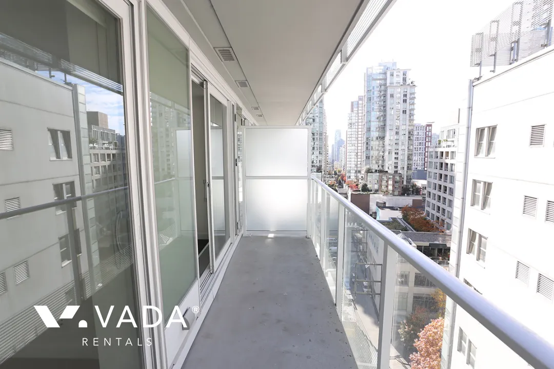 Telus Garden in Downtown - 1 Bedroom Apartment For Rent in Vancouver at 1202 - 777 Richards Street, Vancouver, BC