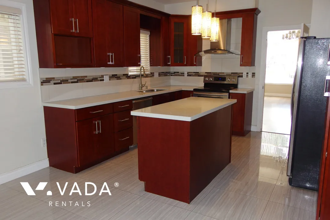 Metrotown - 5 Bedroom Duplex For Rent in Burnaby at 6621 Nolan Street, Burnaby, BC