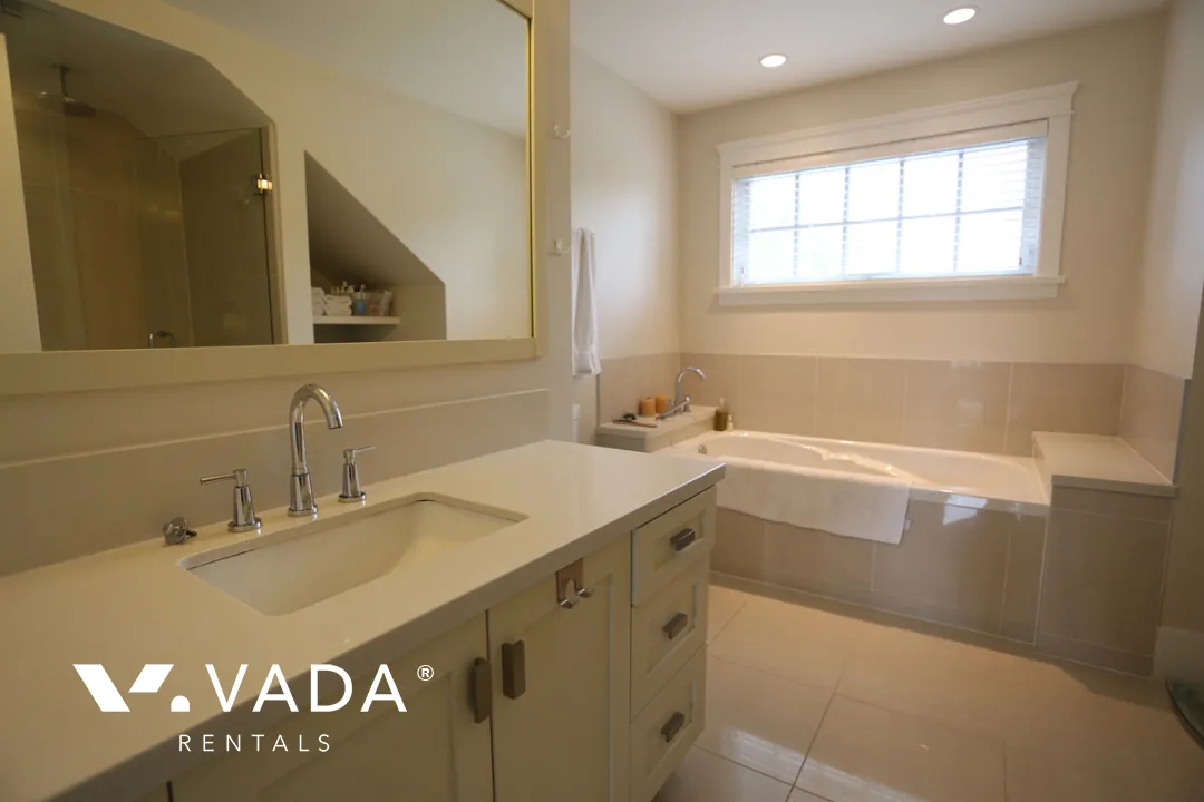 Stirling in Dunbar - 3 Bedroom Townhouse For Rent in Vancouver at 5475 Dunbar Street, Vancouver, BC