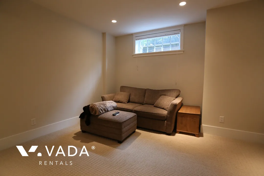 Stirling in Dunbar - 3 Bedroom Townhouse For Rent in Vancouver at 5475 Dunbar Street, Vancouver, BC