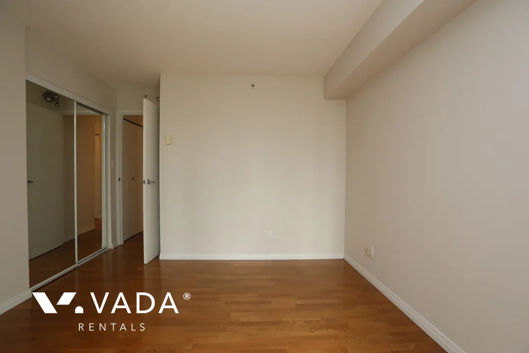 Harbourside Park in Coal Harbour - 1 Bedroom Apartment For Rent in Vancouver at 1506 - 555 Jervis Street, Vancouver, BC