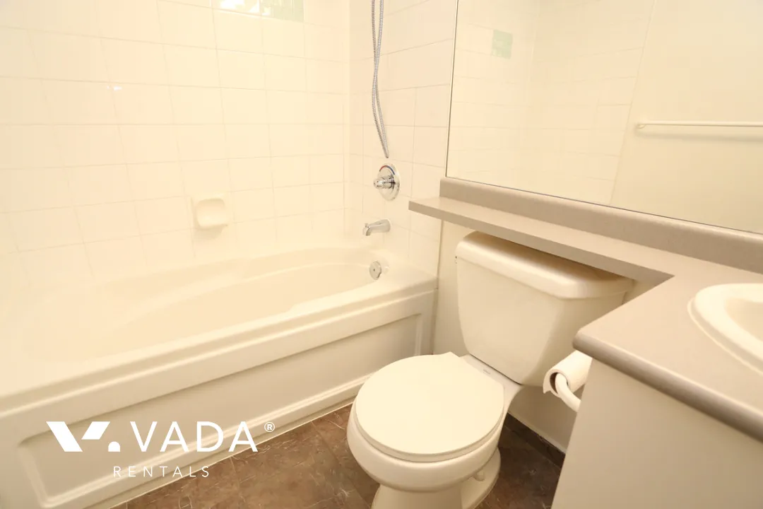 Harbourside Park in Coal Harbour - 1 Bedroom Apartment For Rent in Vancouver at 1506 - 555 Jervis Street, Vancouver, BC